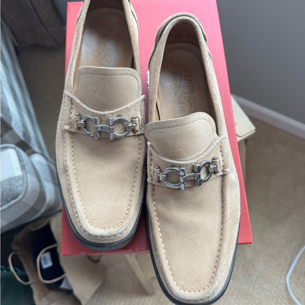 Salvatore Ferragamo tan suede loafers, men’s size 9.5.
EUC